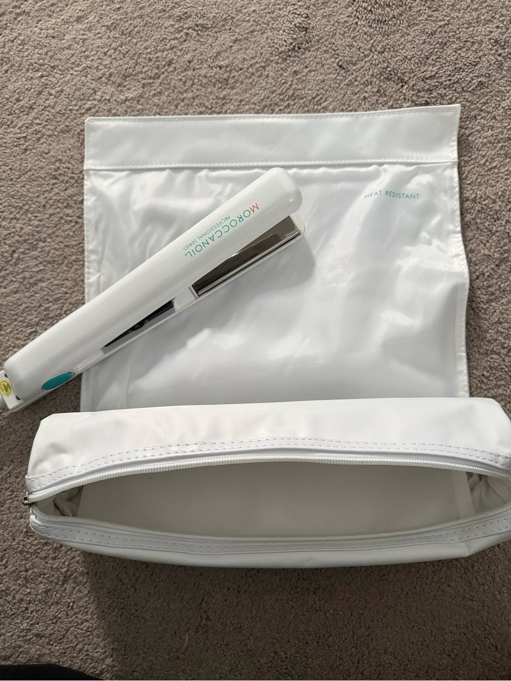MoroccanOil Titanium Travel Hair Straightener with Heat-Resistant Pouch